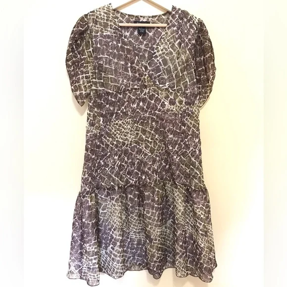 SALE!【BCBG MAXAZRIA】Tiered Ruffle Midi Dress BCBG Max Azria L Large Black Tiered Ruffle Midi Dress